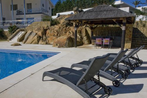 Modern 6 bedroom Villa Fab Sea Views and close to Almenara Modern luxury villa in Sotogrande, Costa del Sol, Spain with private pool for 12 persons. The villa is situated in a coastal, hilly, wooded and residential area, close to a golf course and 7 km from Pueblo Nuevo de Guadiaro....