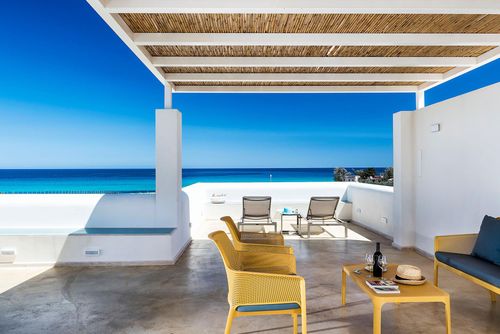 Villa San Lorenzo Lavanda Villa mit privatem Pool in Marzamemi, Sizilien, Italien für 8 Personen. Das Ferienhaus befindet sich in einer Wohngegend am Strand, 500 m vom Strand San Lorenzo, 3 km von Marzamemi und 100 m von einem Kieselstrand entfernt....