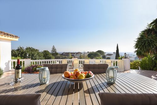 Casa Elena Winter Large and comfortable villa with private pool in Fuengirola, Andalusia, Spain for 8 persons. The house is situated in a coastal, hilly and residential area, 2 km from Playa Carvajal beach and 10 km from Benalmádena....