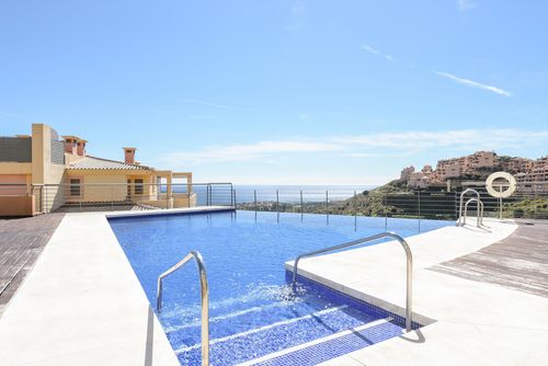Campos del Mar 476 Winter Wonderful and comfortable apartment in Mijas Costa, Andalusia, Spain with a communal pool for 4 persons. The apartment is situated in a resort, in a coastal, hilly, and residential area, 4 km from Calahonda Beach and 10 km from La Cala de Mijas....