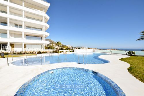 Monte Paraiso winter Modern en luxueus appartement in Fuengirola, Andalusië, Spanje voor 6 personen. Het appartement is gelegen in een resort, in een heuvelachtige en residentiële omgeving, dicht bij restaurants en bars en op 2 km van het Torreblanca-strand....
