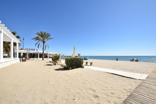 Evamar winter Mooie en comfortabele appartement in Fuengirola, Andalusië, Spanje voor 6 personen. Het appartement is gelegen in een stedelijk strandgebied, dichtbij restaurants, bars en supermarkten, op slechts 50 m van Playa de los Boliches strand en 0,05 km van de Middellandse Zee....