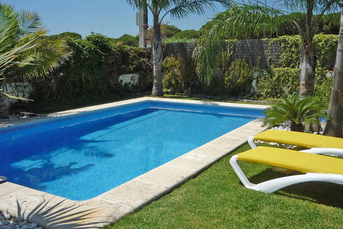 Conil 001 Moderne og hyggelig villa  med privat pool i Conil de la Frontera, Costa de la Luz, Spanien med plads til 6 personer...