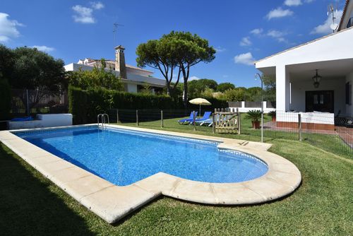 Conil 005 Villa moderna y confortable  con piscina privada en Conil de la Frontera, Costa de la Luz, España para 8 personas...
