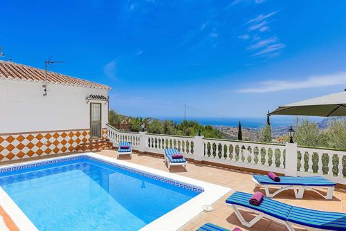 Frigiliana 036 Villa indah dan nyaman di Frigiliana, Costa del Sol, Spain  dengan kolam renang pribadi untuk 6 orang...