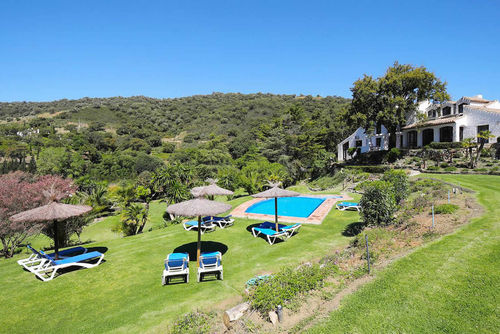 Casares 010 Mooie en  luxe villa  met verwarmd zwembad in Casares, Málaga, Spanje voor 24 personen...
