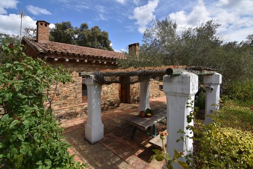 Aracena 001 Rustikt og romantisk stuehus  med privat pool i El Repilado, Huelva, Spanien med plads til 5 personer...