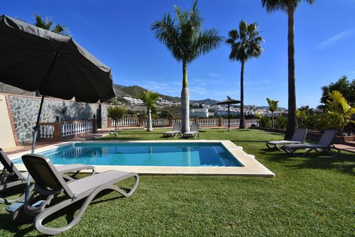 Nerja 006 Villa grande y acogedora  con piscina privada en Nerja, Costa del Sol, España para 6 personas...