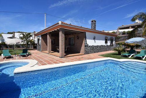 Nerja 016 Grosse und komfortable Villa in Nerja, Costa del Sol, Spanien  mit beheiztem Pool für 6 Personen...