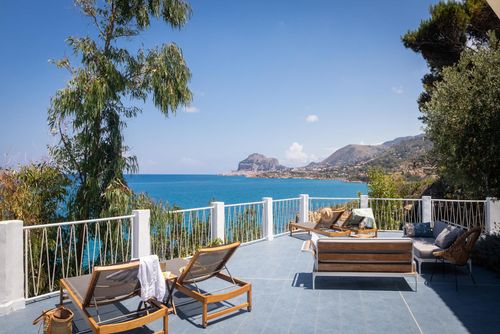 Villa Elaia 10p Villa in Cefalù, Sicily, Italy for 10 persons. The house is situated in a residential beach area, 500 m from the beach and 0....