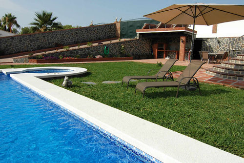 Nerja 059 Vivienda de vacaciones grande y acogedora en Nerja, Costa del Sol, España  con piscina privada para 8 personas...