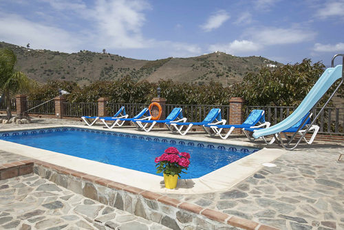 Nerja 040 Belle villa comfortable  avec piscine privée à Nerja, Costa del Sol, Espagne pour 6 personnes...