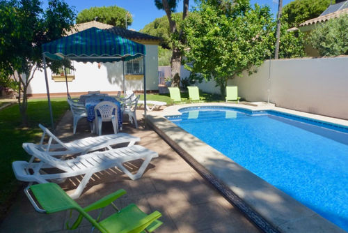 Villa Recreo de Pilant 5: Chiclana de la Frontera, Costa de la Luz, Espagne. Jardin et piscine et Chaises longues