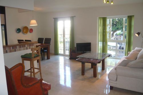 Plaza de la Constitucion Apartment Lovely and comfortable apartment in Fuengirola, Andalusia, Spain for 2 persons. The apartment is situated close to restaurants and bars, shops and supermarkets, and is 200 m from the beach....