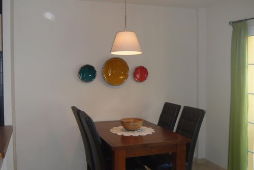 Plaza de la Constitucion Apartment Dejlig og komfortabel lejlighed i Fuengirola, Andalusien, Spanien til 2 personer. Lejligheden ligger tæt på restauranter og barer, butikker og supermarkeder, og er 200 m fra stranden....