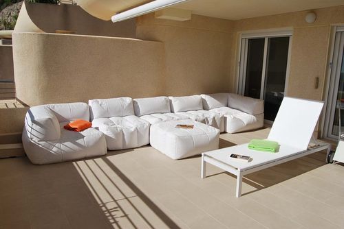 Mirador 2 Beautiful and luxurious apartment in Altea, Costa Blanca, Spain with communal pool for 4 persons. The apartment is situated in a residential and mountainous beach area, close to restaurants and bars and 500 m from the beach....