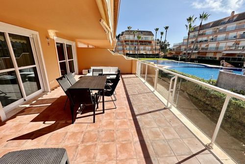 Mirador al Mar 78 by homeprive Appartement à Denia, Costa Blanca, Espagne, avec piscine commune pour 4 personnes. L'appartement est situé dans un quartier résidentiel de plage, à proximité de restaurants, bars et supermarchés, et à 25 mètres de la plage....