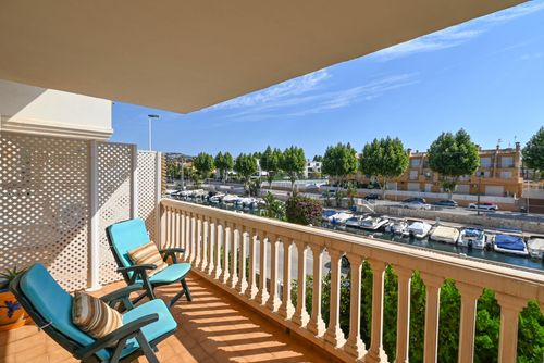 Eclari 4 pax Beautiful and cheerful apartment in Javea, Costa Blanca, Spain with communal pool for 4 persons. The apartment is situated in a residential beach area, close to restaurants and bars, shops, supermarkets, and a tennis court, at 500 m from El Arenal, Javea beach and at 0....