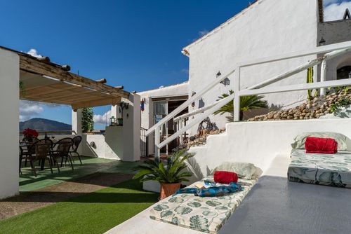 Acebuchal 002 Maravillosa y romántica casa de vacaciones con piscina privada en Frigiliana, Costa del Sol, España, para 4 personas. La casa está situada en una zona rural, residencial y montañosa....