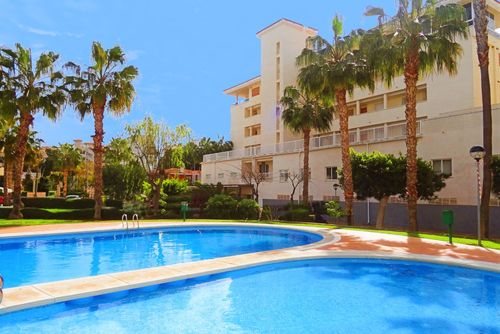 Casa Coliseo Modern and comfortable apartment in Albir, Costa Blanca, Spain with communal pool for 4 persons. The apartment is situated in an urban beach area, close to restaurants and bars, shops and supermarkets, 500 m from Playa Albir beach and 0....