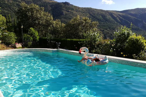 Jaén 002 Klassisk og komfortabel villa i Los Villares, Jaén, Spania med privat svømmebasseng for 4 personer. Huset ligger i et landlig, skogkledd, boligområde i fjellene....