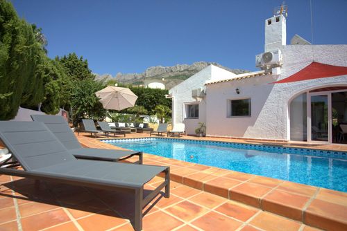 Santa Belgica Winter Vivienda de vacaciones preciosa y graciosa  con piscina privada en Altea, Costa Blanca, España para 6 personas...