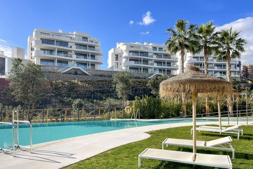 Higueron West 511 Modernes und luxuriöses Apartment in Fuengirola, Andalusien, Spanien für 4 Personen. Das Apartment befindet sich in einem Resort, in einer küstennahen, hügeligen und Wohngegend, nahe einem Tennisplatz und 2 km vom Strand Carvajal entfernt....