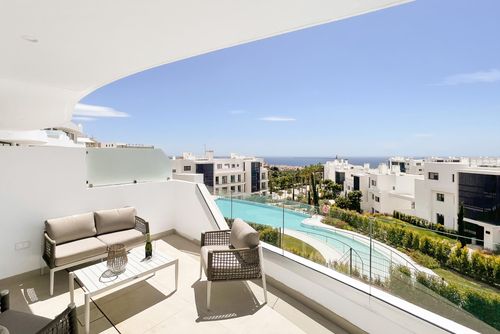 Higueron West 511 Modernes und luxuriöses Apartment in Fuengirola, Andalusien, Spanien für 4 Personen. Das Apartment befindet sich in einem Resort, in einer küstennahen, hügeligen und Wohngegend, nahe einem Tennisplatz und 2 km vom Strand Carvajal entfernt....