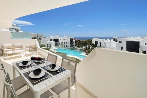 Higueron West 511 Modern en luxueus appartement in Fuengirola, Andalusië, Spanje voor 4 personen. Het appartement is gelegen in een resort, in een kust-, heuvelachtig en woongebied, dicht bij een tennisbaan en op 2 km van het Carvajal-strand....