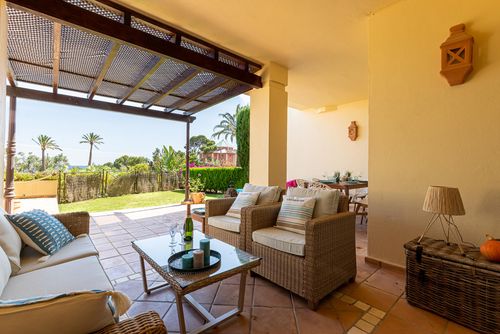 Bella Gadea Prachtig en comfortabel appartement in Altea, Costa Blanca, Spanje met gemeenschappelijk zwembad voor 4 personen. Het appartement is gelegen in een residentieel strandgebied, dicht bij restaurants en bars, op 100 m van La Olla-strand en 0,1 km van La Olla-strand, Altea....