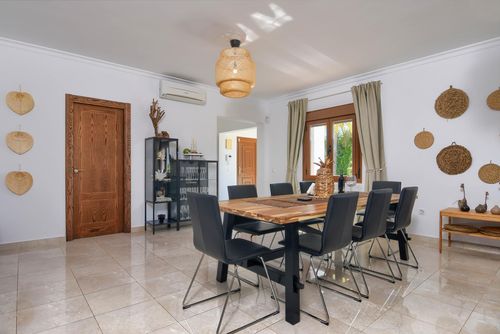 Casa de Missy Wonderful and cheerful villa in Jávea, Costa Blanca, Spain with a heated pool for 8 persons. The house is situated in a residential beach area....