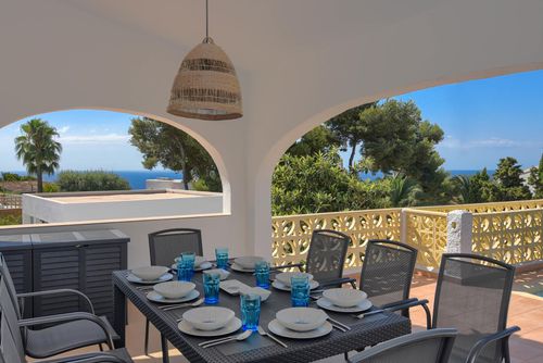 Casa de Missy 6 pax Wunderbare und fröhliche Villa in Jávea, Costa Blanca, Spanien mit beheiztem Pool für 6 Personen. Das Haus befindet sich in einem Wohngebiet am Strand....