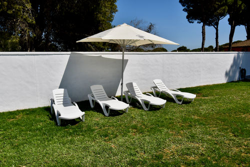 El Pino Schöne und komfortable Villa mit privatem Pool in Chiclana de la Frontera, Costa de la Luz, Spanien für 6 Personen. Das Haus befindet sich 3 km vom Strand La Barrosa entfernt....