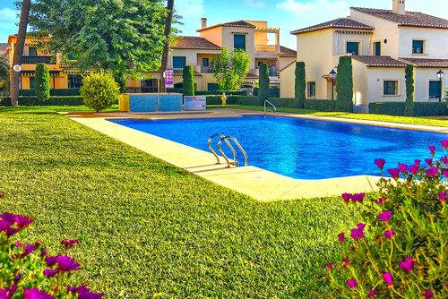 Robair Beautiful and comfortable apartment in Jávea, Costa Blanca, Spain with communal pool for 2 people. The apartment is situated in an urban and mountainous beach area, close to restaurants and bars, shops and supermarkets, at 1 km from La Grava Puerto, Jávea beach and at 1 km from Mediterráneo, Jávea....