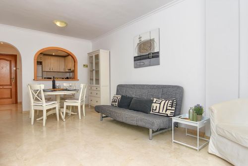 Robair Lindo e confortável apartamento em Jávea, Costa Blanca, Espanha, com piscina comunitária para 2 pessoas. O apartamento está situado em uma área de praia urbana e montanhosa, próximo a restaurantes e bares, lojas e supermercados, a 1 km da praia La Grava Puerto, Jávea e a 1 km do Mediterrâneo, Jávea....