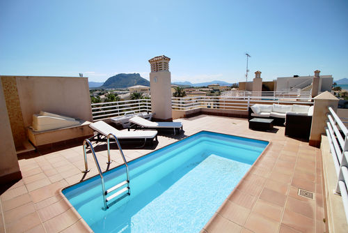 El Amanecer 81 by homeprive Wunderschönes Penthouse in Denia, Costa Blanca, Spanien mit einem Gemeinschaftspool für 4 Personen. Das Haus liegt in der Nähe von Restaurants, Bars und Supermärkten und ist nur 25 Meter vom direkten Zugang zum Strand entfernt....