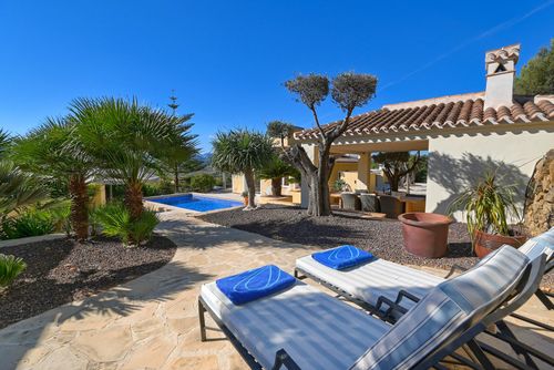 El Elefante 4 pax Hermosa y cómoda villa con piscina privada en Jávea, Costa Blanca, España para 4 personas. La casa está situada en una zona residencial de playa....