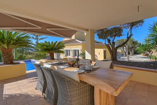 El Elefante 4 pax Hermosa y cómoda villa con piscina privada en Jávea, Costa Blanca, España para 4 personas. La casa está situada en una zona residencial de playa....