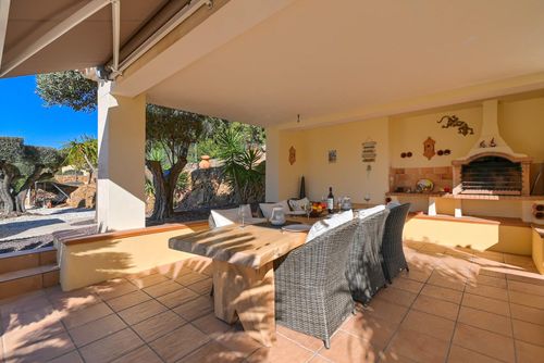 El Elefante 4 pax Prachtige en comfortabele villa met privézwembad in Jávea, Costa Blanca, Spanje voor 4 personen. Het huis is gelegen in een residentiële strandomgeving....