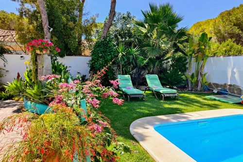 Zahara Schöne und freundliche Villa mit privatem Pool in Chiclana de la Frontera, Costa de la Luz, Spanien für 7 Personen. Das Haus befindet sich in einer Küsten- und ländlichen Umgebung....
