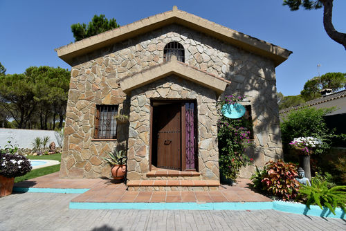 Zahara Hermosa y alegre villa con piscina privada en Chiclana de la Frontera, Costa de la Luz, España, para 7 personas. La casa está situada en una zona costera y rural....