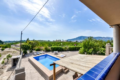 FINCA ALTEA Casa de campo rústica y romántica en Alfaz Del Pi, Costa Blanca, España  con piscina privada para 8 personas...