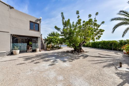 FINCA ALTEA Casa de campo rústica y romántica en Alfaz Del Pi, Costa Blanca, España  con piscina privada para 8 personas...