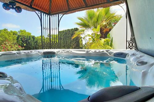 Villa Sun Carlos by Solidays Wundervolle und fröhliche Villa mit privatem Pool in Benissa, Costa Blanca, Spanien für 8 Personen. Das Haus befindet sich in einer Küsten- und Hügellandschaft, 2 km vom Strand La Fustera entfernt....
