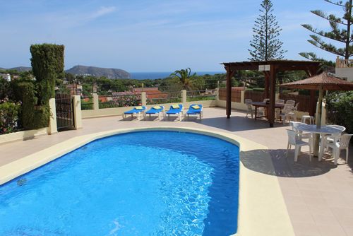 Afilador Schöne und komfortable Villa in Moraira, Costa Blanca, Spanien, mit privatem Pool für 6 Personen. Das Haus befindet sich in einer Wohngegend und ist 3 km vom Strand entfernt....