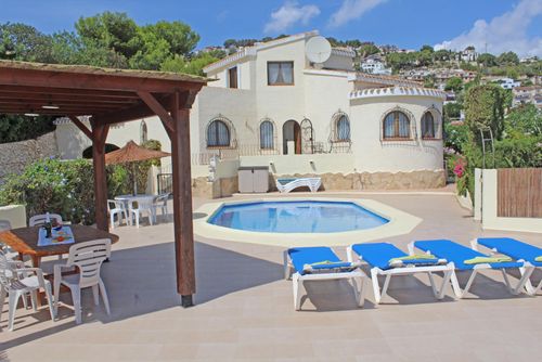 Afilador Schöne und komfortable Villa in Moraira, Costa Blanca, Spanien, mit privatem Pool für 6 Personen. Das Haus befindet sich in einer Wohngegend und ist 3 km vom Strand entfernt....