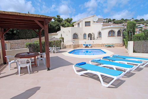 Afilador LT Encantadora y cómoda villa con piscina privada en Moraira, Costa Blanca, España, para 6 personas. La casa se encuentra en una zona residencial y está a 3 km de la playa....