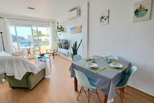 La Playa Beautiful and comfortable apartment in La Barrosa, Costa de la Luz, Spain for 5 persons. The apartment is situated in a residential beach area, close to restaurants and bars, shops and supermarkets, and 100 m from La Barrosa beach....