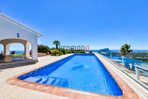 Villa El Rosal Schöne und luxuriöse Villa mit privatem Pool in Benissa, Costa Blanca, Spanien für 6 Personen. Das Haus befindet sich in einer Wohngegend und ist 3 km vom Strand entfernt....