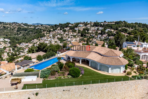 Villa El Rosal Schöne und luxuriöse Villa mit privatem Pool in Benissa, Costa Blanca, Spanien für 6 Personen. Das Haus befindet sich in einer Wohngegend und ist 3 km vom Strand entfernt....
